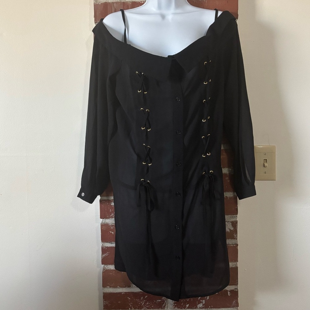 NWT JustFab Black Off-Shoulder Blouse